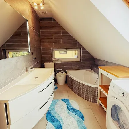 Modern House With Heated Pool, 20 Minutes From The Center Of