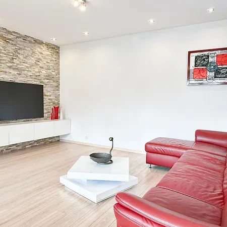 Modern House With Heated Pool, 20 Minutes From The Center Of * Prag