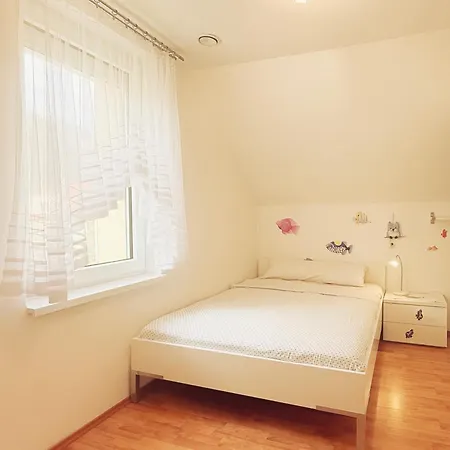 Modern House With Heated Pool, 20 Minutes From The Center Of Villa Prague