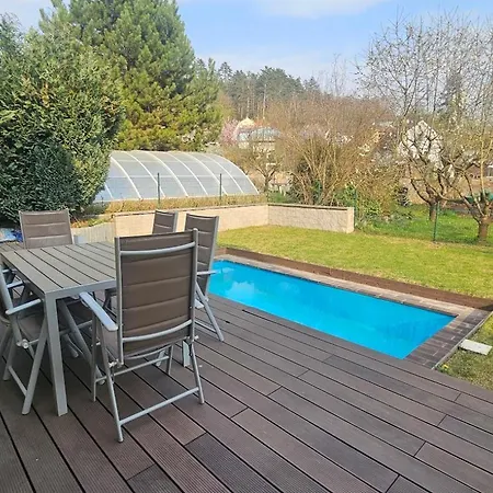Modern House With Heated Pool, 20 Minutes From The Center Of Prague